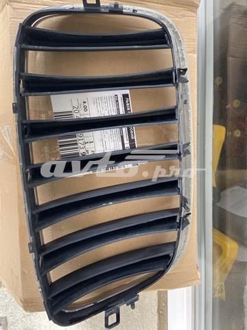 Решітка радіатора права 51317157688 BMW