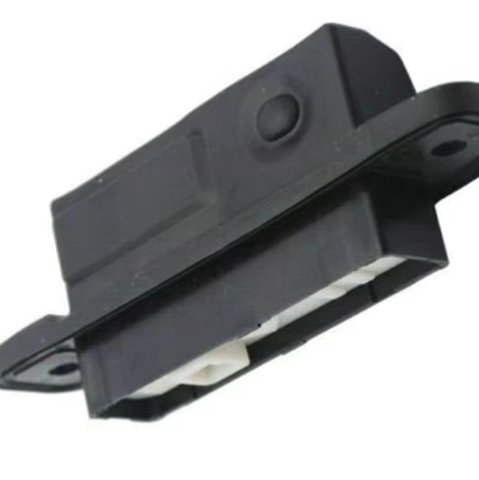 Кнопка приводу замка 3/5 дверей (ляди) / кришки багажника RP8484028040 ResQparts