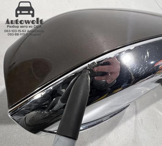 Праве бічне дзеркало Tesla Model S