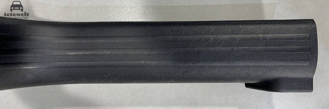 Облицювання порогу внутрішня, передні праві 1UD18DX9AC CHRYSLER