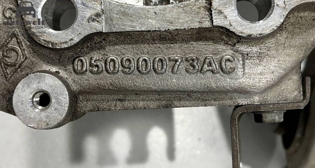 Цапфа - поворотний кулак задній, лівий 5090073AC CHRYSLER