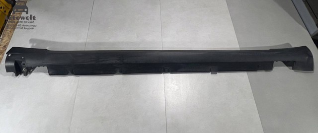 Накладка зовнішня (молдинг) порога, правий 600587500J TESLA