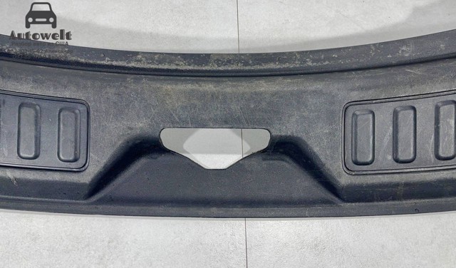 Облицювання задньої панелі багажника LR060584 LAND ROVER