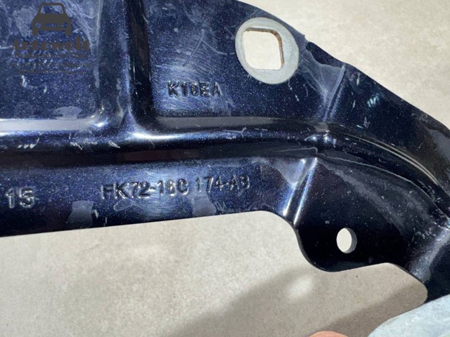 Кронштейн кріплення крила переднього правого, передній LR061258 LAND ROVER