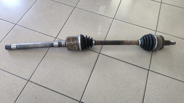 Піввісь передня, права LR047294 LAND ROVER