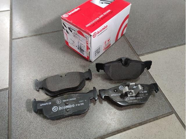 Колодки гальмові задні, дискові P06038 BREMBO