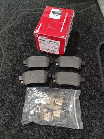 Колодки гальмівні задні, дискові P68043 BREMBO