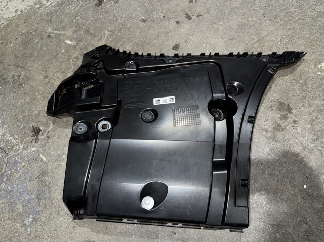 Направляюча заднього бампера, права 51129498618 BMW