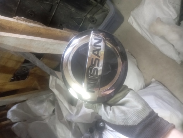 Фірмовий значок решітки радіатора 62890HV20A NISSAN