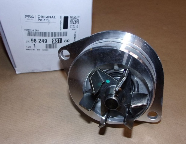 Насос охолоджуючої рідини 9824998180 PEUGEOT