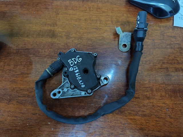 Датчик АКПП 01V919821B VAG