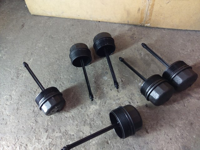 Кришка масляного фільтра 038115433 VAG