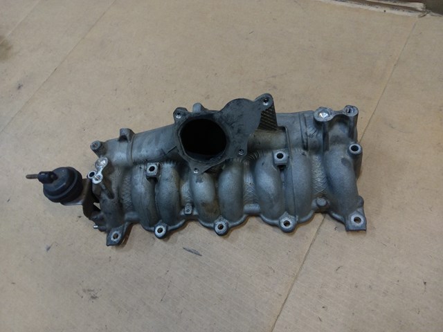 Колектор впускний 03G129711G VAG