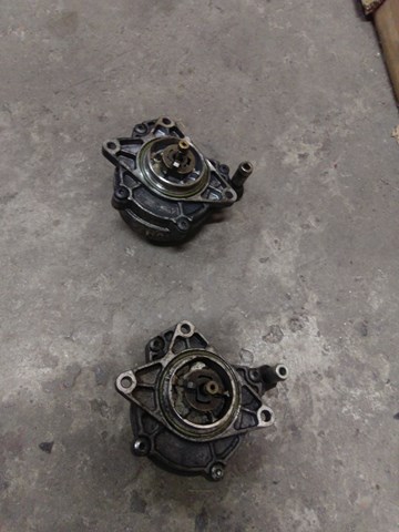 Насос вакуумний 059145100B VAG