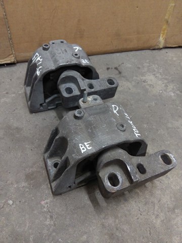 Права подушка мотора 1J0199262BE VAG