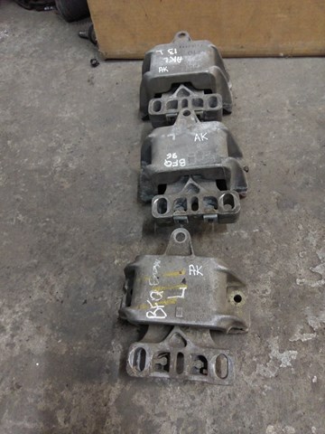 Опора кпп Volkswagen Golf IV