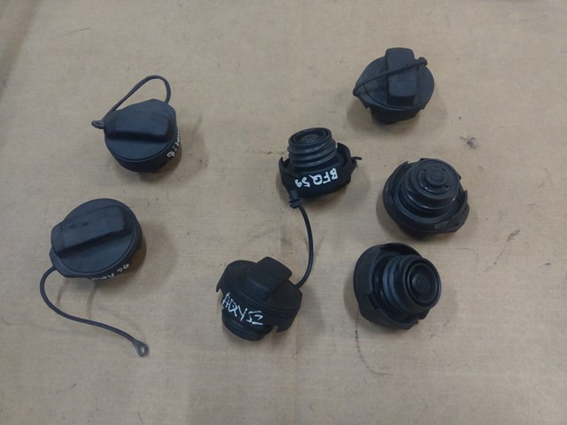 Кришка бензобаку Toyota RAV4 3