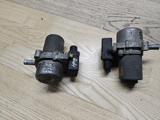 Насос вакуумний 1J0612181B VAG