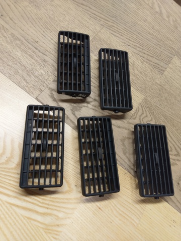 Решітка повітроводу 1J0819755B01C VAG