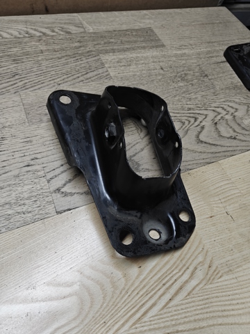 Кронштейн задньої балки 1K0505129L VAG