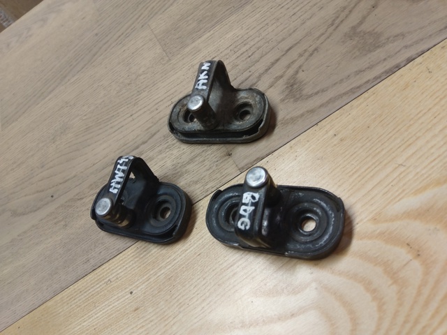 Зацеп замку кришки багажника 1T0827517A VAG