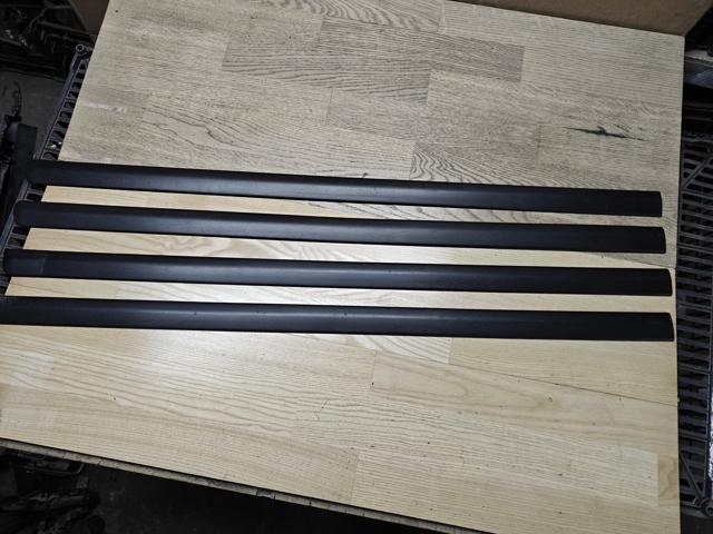 Накладка передніх дверей 1U4853515A VAG