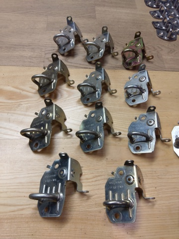 Зацеп замку кришки багажника 1U6827511 VAG