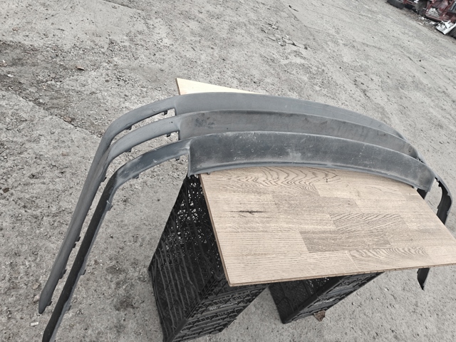 Захисна накладка на задній бампер 1U9807423A VAG
