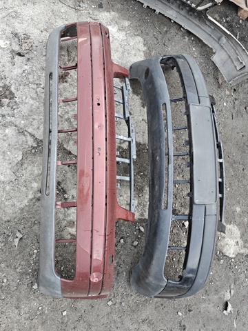 Кожух бампера переднього 3B0807217GRU VAG