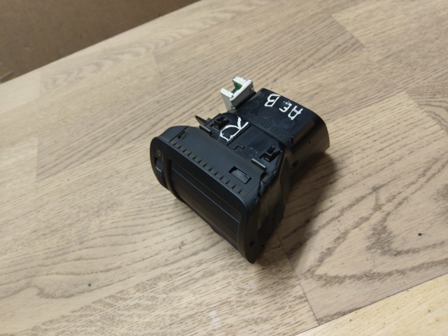 Решітка повітроводу права 3B0819704C2AQ VAG