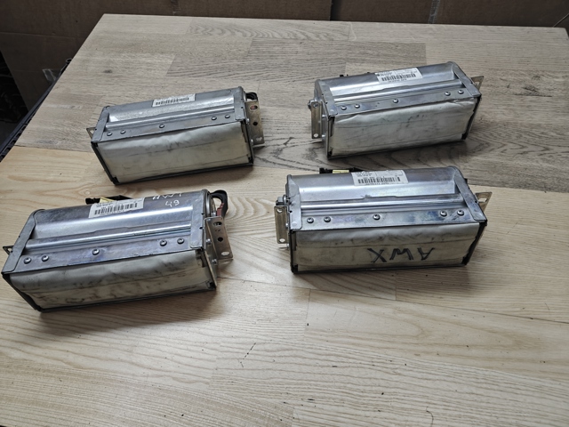 Подушка безпеки бокова 3B0880204E VAG