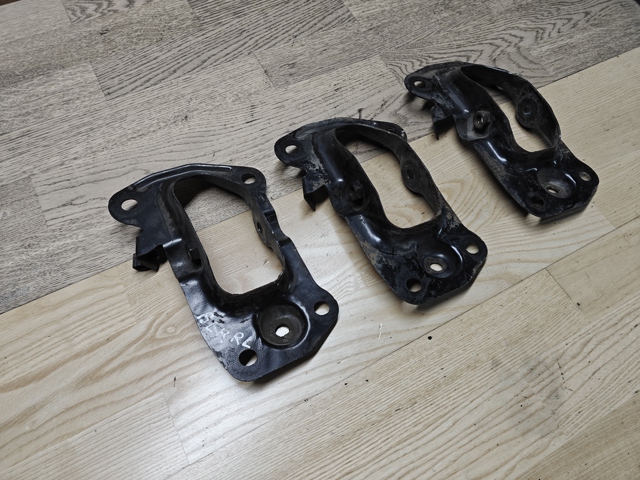 Кронштейн задньої балки 3C0505129A VAG