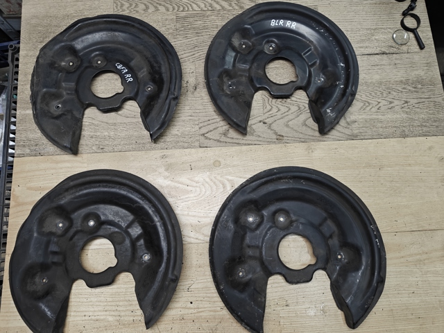 Захист гальмівного диска заднього, правий 3C0615612G VAG