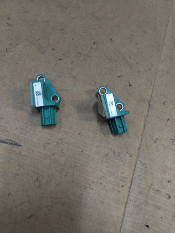 Датчик AIRBAG передній 3C0909606 VAG