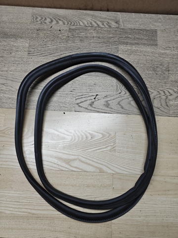 Ущільнювач багажника 3C5827705 VAG