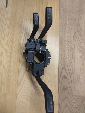 Перемикач підрульовий, в зборі Volkswagen Passat B6