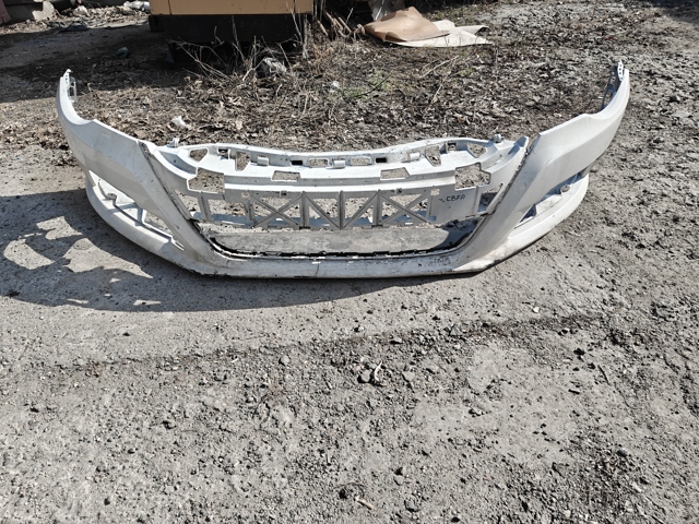 Бампер передній 3C8807217 VAG