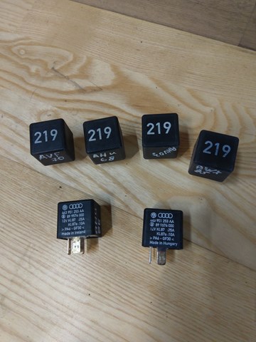 Реле електробензонасосу 443951253AA VAG