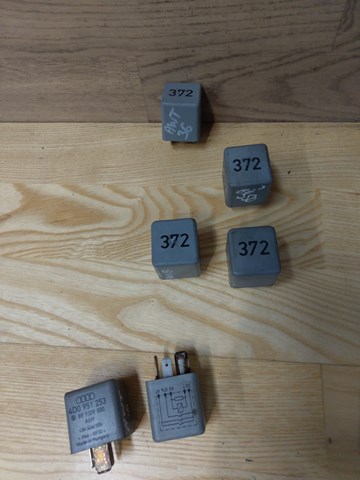 Реле електробензонасосу 4D0951253 VAG