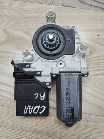 Мотор склопідйомника дверей задніх, лівих 5K0959703A VAG