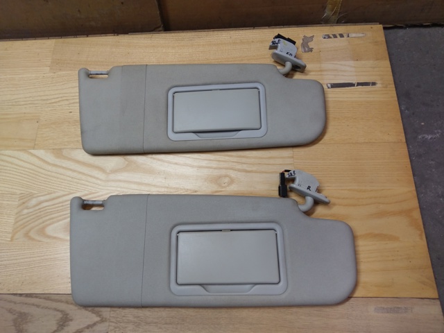 Козирок протисонячний 8D0857552E VAG