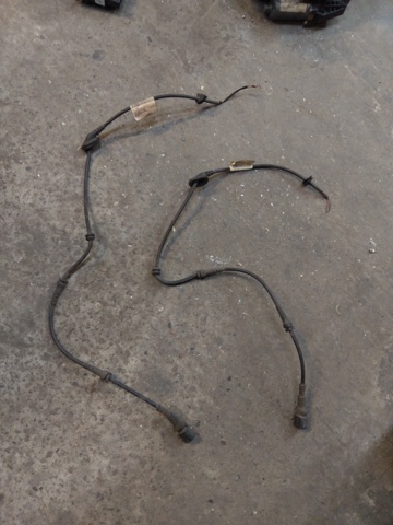 Датчик АБС (ABS) задній 8L0927904D VAG