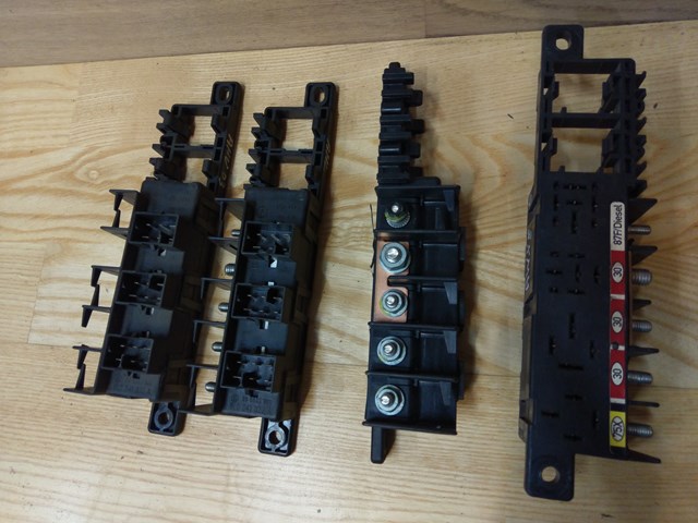 Реле запобіжників 8L0941822A VAG