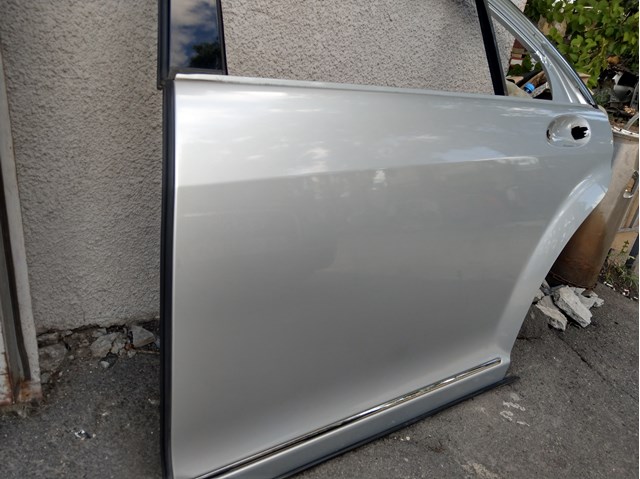 Двері пасажирськи задні ліві A2217300505 MERCEDES