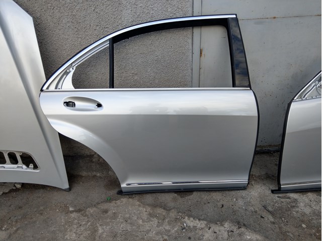 Двері задні, праві A2217300605 MERCEDES