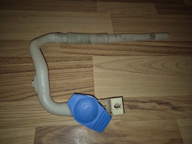 Горловина бачка омивача 7P6955463 VAG