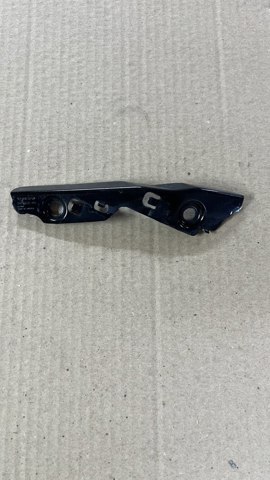 Кронштейн бампера переднього, зовнішній правий 31455635 VOLVO