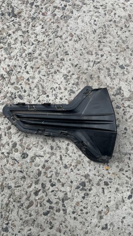 Решітка переднього бампера, права 51117464276 BMW