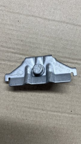 Кріплення / підставка акумулятора 61217612860 BMW