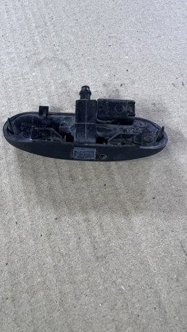 Форсунка омивача скла лобового, ліва 8W0955987A VAG